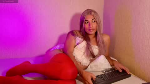 Danae online show from April 11, 5:45 am