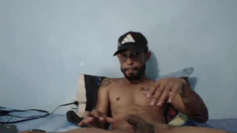 jpineda97 online show from May 29, 5:16 am