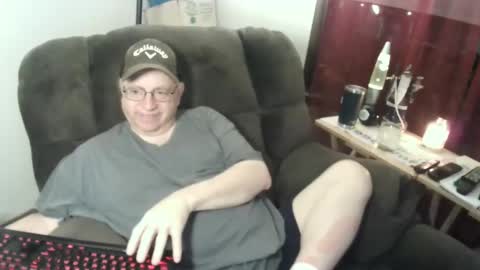 Snapshot of jpmel99 chatting on December 8, 2:39 am jpmel99 online show from December 8, 2:39 am