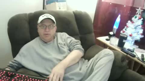 Snapshot of jpmel99 chatting on December 15, 12:07 am jpmel99 online show from December 15, 12:07 am