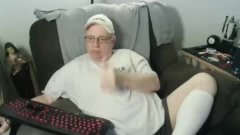 Snapshot of jpmel99 chatting on October 31, 11:17 pm jpmel99 online show from October 31, 11:17 pm