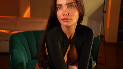 Jennifer Diaz online show from January 5, 10:50 pm