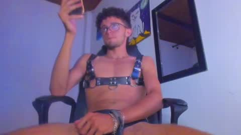 Snapshot of jsiestudios chatting on July 6, 6:43 pm jsiestudios online show from July 6, 6:43 pm