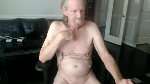 jtull52 online show from April 19, 11:18 pm