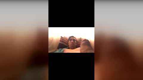 Snapshot of juaaan_sebass08122 chatting on May 8, 11:26 am juaaan_sebass08122 online show from May 8, 11:26 am
