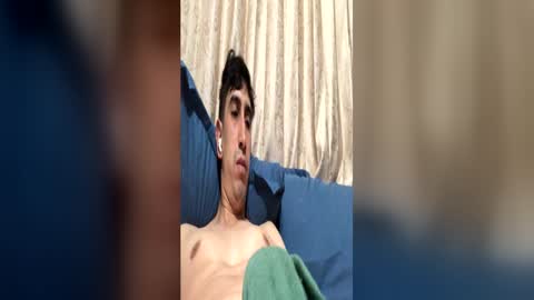 Snapshot of juaaan_sebass08122 chatting on July 5, 10:33 am juaaan_sebass08122 online show from July 5, 10:33 am