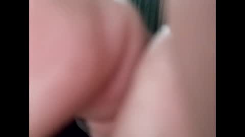 Snapshot of juan370490 chatting on December 9, 12:12 am juan370490 online show from December 9, 12:12 am