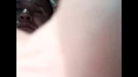 Snapshot of juan370490 chatting on December 24, 6:50 pm juan370490 online show from December 24, 6:50 pm