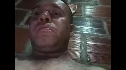 Snapshot of juan370490 chatting on January 19, 2:04 am juan370490 online show from January 19, 2:04 am