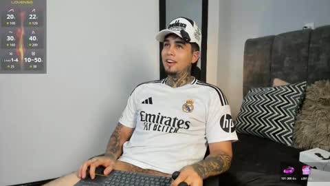 Snapshot of juan_alvarez18 chatting on January 19, 2:04 am juan_alvarez18 online show from January 19, 2:04 am