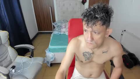 juan_and_luke online show from March 30, 11:33 am