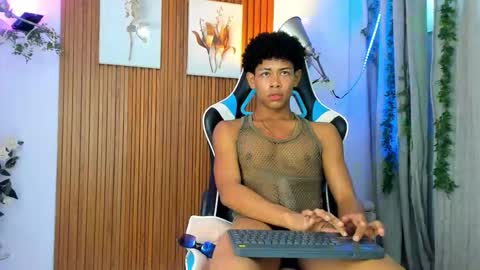 juan_contreras7 online show from September 9, 6:13 am