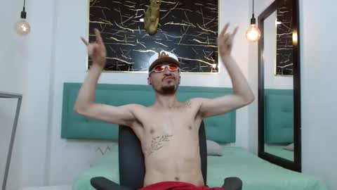 JUAN JOSE online show from February 5, 4:17 am