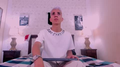 J U A N   L O V E R S online show from December 2, 1:24 pm