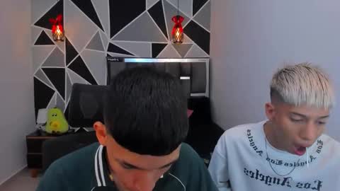 JuanSteven online show from April 11, 2:49 am