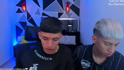 JuanSteven online show from April 14, 1:22 am