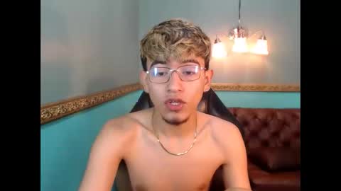 Snapshot of juan_saul1 chatting on June 1, 10:28 am juan_saul1 online show from June 1, 10:28 am