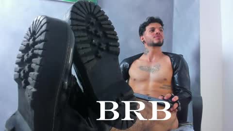 Juan Esteban online show from April 18, 5:11 am