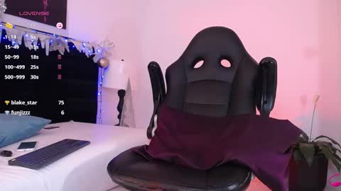 juancamilo66_ online show from December 25, 8:40 am