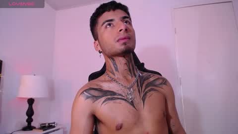 juancamilo66_ online show from February 1, 6:51 pm