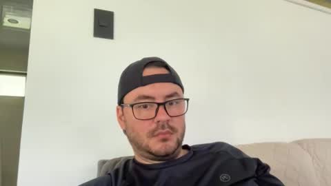 Snapshot of juanchom chatting on October 23, 3:11 pm juanchom online show from October 23, 3:11 pm