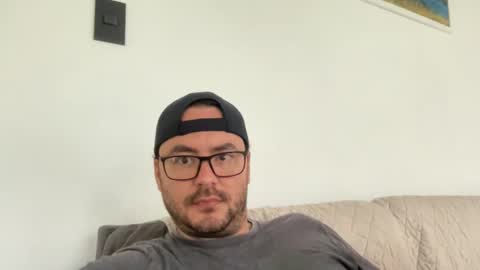 Snapshot of juanchom chatting on October 24, 1:18 pm juanchom online show from October 24, 1:18 pm