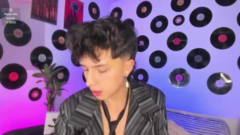 Snapshot of juandaaa__ chatting on February 8, 4:43 pm juandaaa__ online show from February 8, 4:43 pm