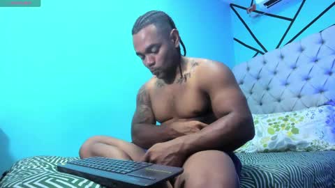 Snapshot of juande_24 chatting on April 13, 3:39 pm independent model online show from April 13, 3:39 pm