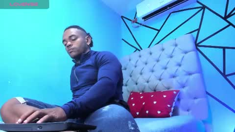 Snapshot of juande_24 chatting on July 23, 3:43 pm independent model online show from July 23, 3:43 pm