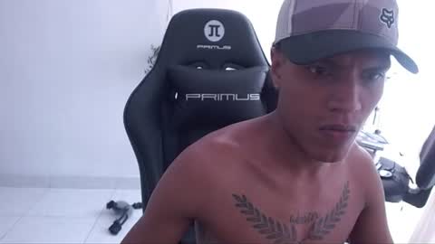Snapshot of juandiegosv chatting on June 21, 5:37 pm juandiegosv online show from June 21, 5:37 pm
