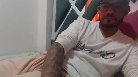 juanfe_style online show from October 12, 5:45 pm