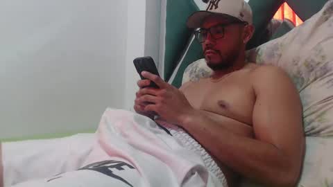 juanfe_style online show from November 9, 3:43 pm