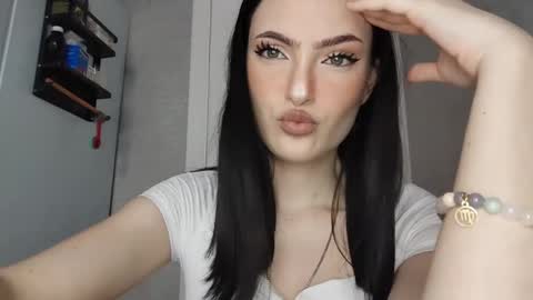 Snapshot of juanitacalcano chatting on May 24, 6:07 am Veronika online show from May 24, 6:07 am