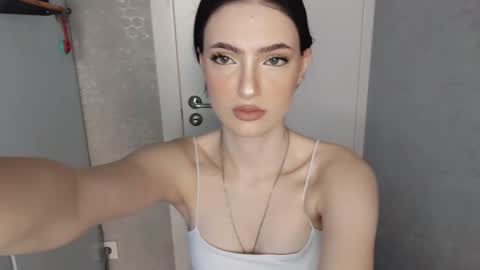 Snapshot of juanitacalcano chatting on May 25, 6:19 am Veronika online show from May 25, 6:19 am
