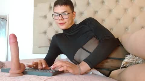 juanjo_galeano online show from March 7, 9:17 pm