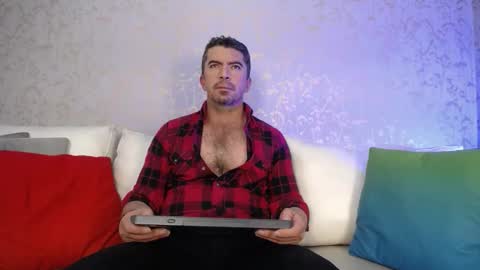 Snapshot of juank_fit45 chatting on December 18, 1:50 pm Juan k online show from December 18, 1:50 pm