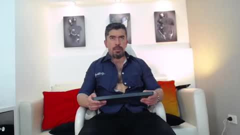 Snapshot of juank_fit45 chatting on February 4, 3:45 am Juan k online show from February 4, 3:45 am