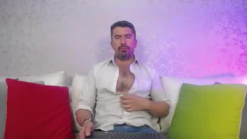 Snapshot of juank_fit45 chatting on February 5, 4:17 am Juan k online show from February 5, 4:17 am