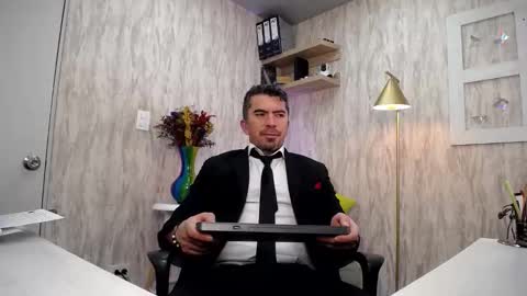 Snapshot of juank_fit45 chatting on February 12, 3:12 am Juan k online show from February 12, 3:12 am