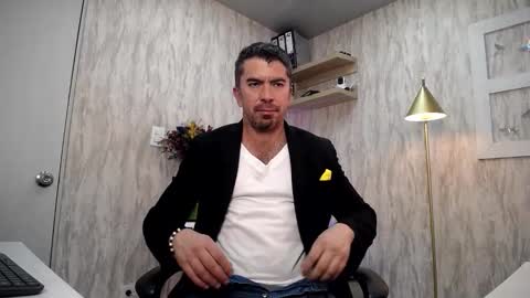 Snapshot of juank_fit45 chatting on February 14, 4:31 am Juan k online show from February 14, 4:31 am
