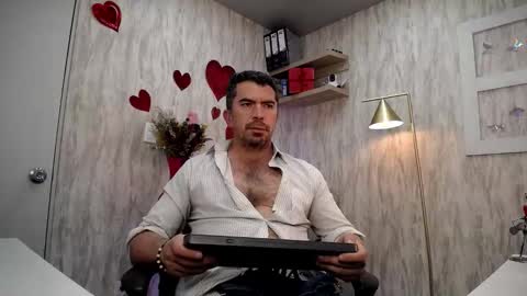 Snapshot of juank_fit45 chatting on February 15, 7:51 am Juan k online show from February 15, 7:51 am