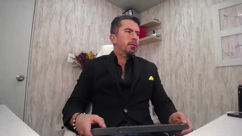 Snapshot of juank_fit45 chatting on February 19, 2:29 am Juan k online show from February 19, 2:29 am