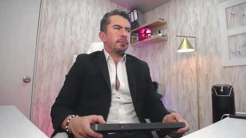 Snapshot of juank_fit45 chatting on March 3, 3:01 am Juan k online show from March 3, 3:01 am