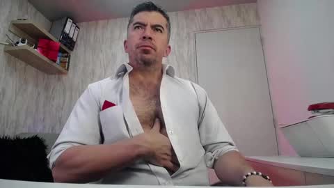 Snapshot of juank_fit45 chatting on March 11, 4:18 am Juan k online show from March 11, 4:18 am