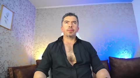 Snapshot of juank_fit45 chatting on March 27, 4:18 am Juan k online show from March 27, 4:18 am