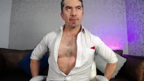 Snapshot of juank_fit45 chatting on April 9, 3:50 am Juan k online show from April 9, 3:50 am