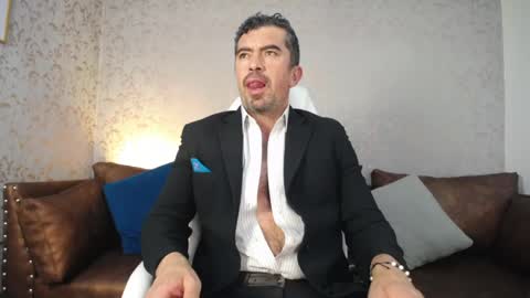 Snapshot of juank_fit45 chatting on April 15, 5:53 pm Juan k online show from April 15, 5:53 pm