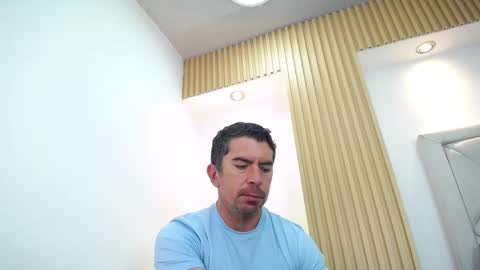 Snapshot of juank_fit45 chatting on April 24, 1:02 pm Juan k online show from April 24, 1:02 pm