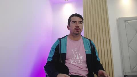 Snapshot of juank_fit45 chatting on April 28, 12:32 pm Juan k online show from April 28, 12:32 pm