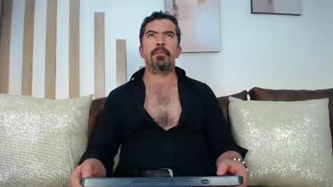 Snapshot of juank_fit45 chatting on June 27, 3:11 am Juan k online show from June 27, 3:11 am